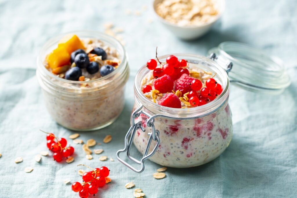 Berry bonanza overnight oats